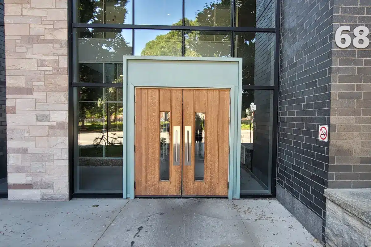 Installation of Lock system in commercial buildings in Montreal