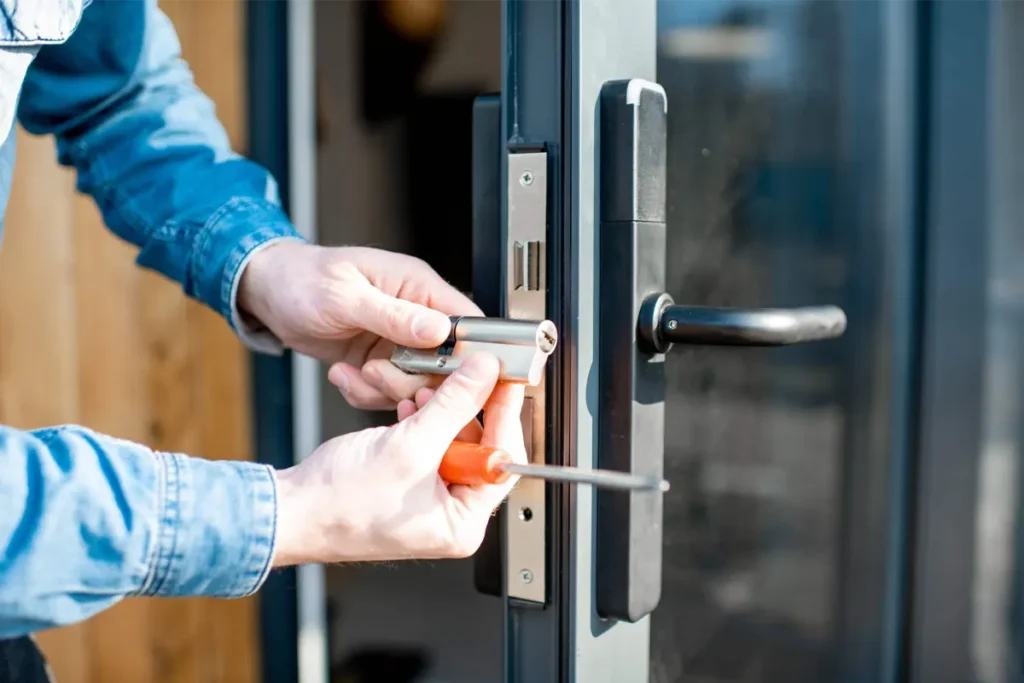 Emergency Locksmith Services in Greater Montreal Area - Laval, Longueuil, Brossard, Terrebonne